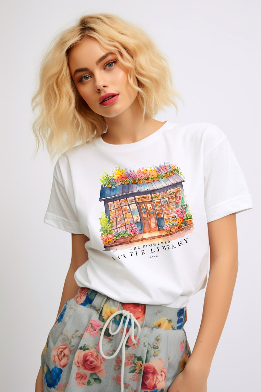 T-shirt | The flowered little library