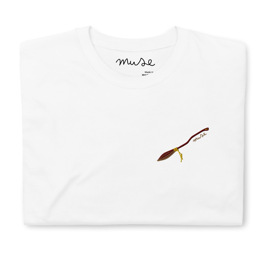 T-shirt brodé | Balai volant (5 coloris)