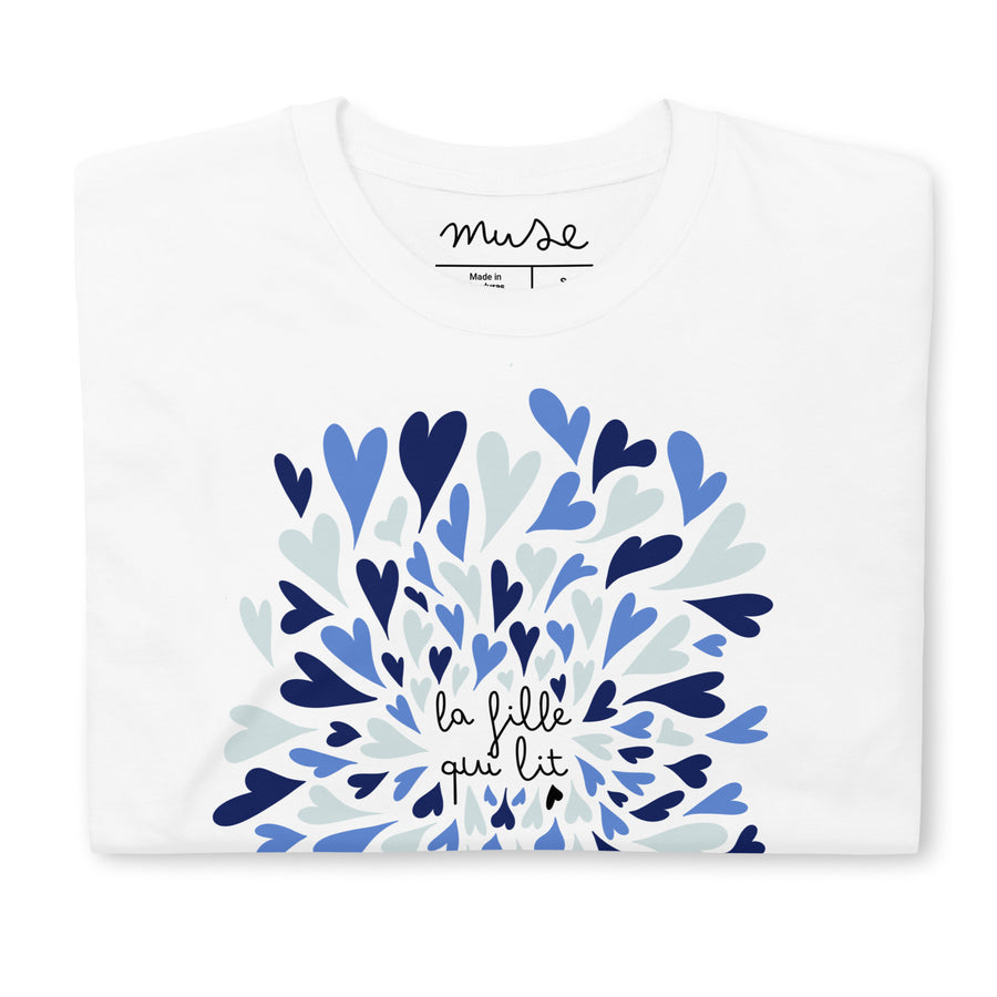 T-shirt | La fille qui lit - coeurs bleus